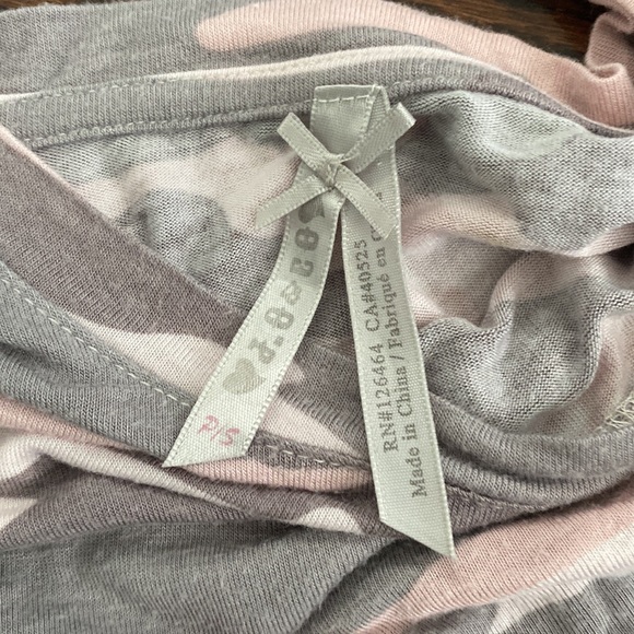 Cute Pink and Gray Camo T - Picture 2 of 2